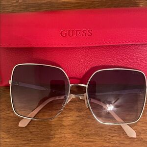 GUESS Pink Gradient Square Sunglasses with Pink Case